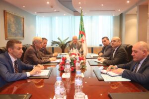 Lire la suite à propos de l’article Installation du nouveau Directeur Général de l’Office National des Statistiques (ONS)