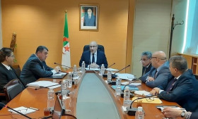 Lire la suite à propos de l’article Commerce: réunion de travail consacrée à l’avant-projet de loi sur l’approvisionnement et la régulation du marché national